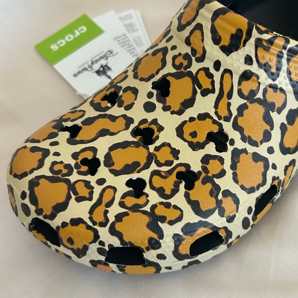 NWT Disney Leopard CROCS - Picture 11 of 14